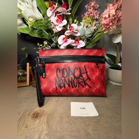 Coach Carryall Collectors Pouch black Horse and carriage. - Picture 16 of 16